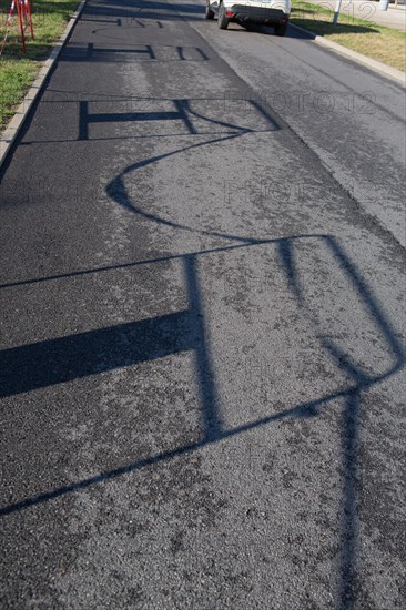 Lorient, rue et ombre de barrières,