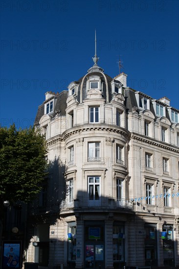 Lorient, Cours de la Bôve, immeuble de patrimoine en rotonde