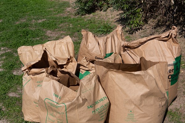 Cucq (Côte d'Opale), Sacs de déchets verts