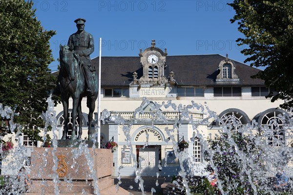 Montreuil-sur-Mer, place du Theatre