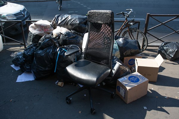 Paris, dépôt sauvage d'ordures