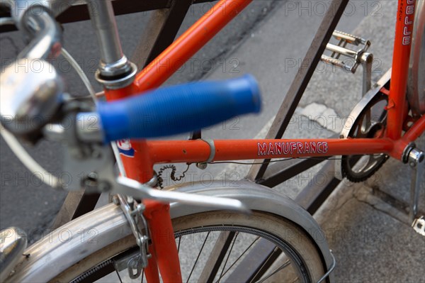 Paris, vintage bicycle