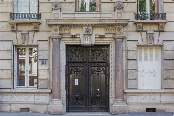 Paris, building 17 boulevard Raspail