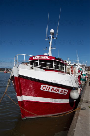 Trouville-sur-Mer (Calvados), chalutier à quai