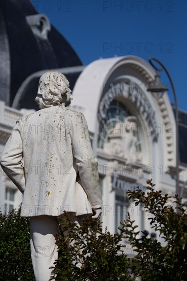 Trouville-sur-Mer (Calvados),  Casino Barrière and statue of Gustave Flaubert