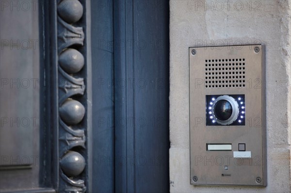 Paris, détail d'une porte cochère