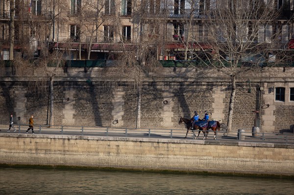 Le Quai du Louvre à Paris