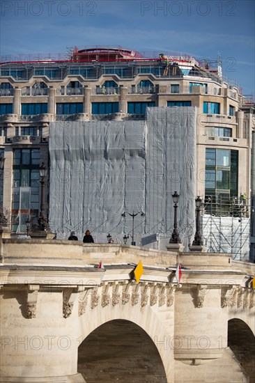 Paris, le Pont Neuf et la Samaritaine en travaux