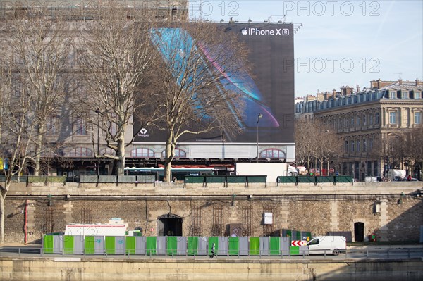 Paris, Quai de la Mégisserie et Place du Châtelet