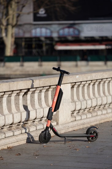 Paris, electric scooter on the Pont au Change