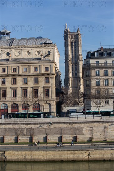 Paris, Quai de Gesvres et Tour Saint-Jacques