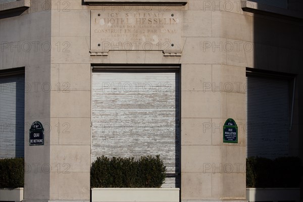 Paris, plaque indiquant l'emplacement de l'ancien Hôtel Hesselin