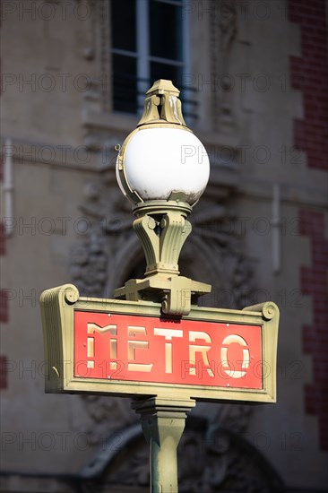 Paris, métro Sully-Morland