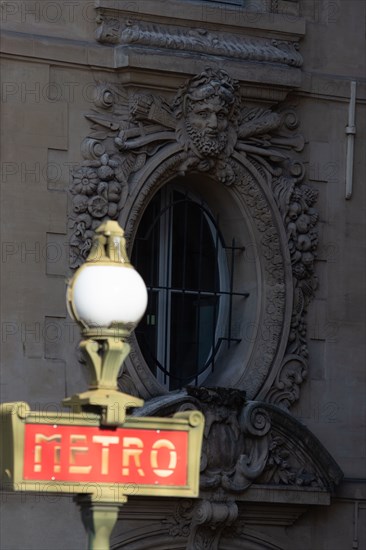 Paris, metro Sully-Morland