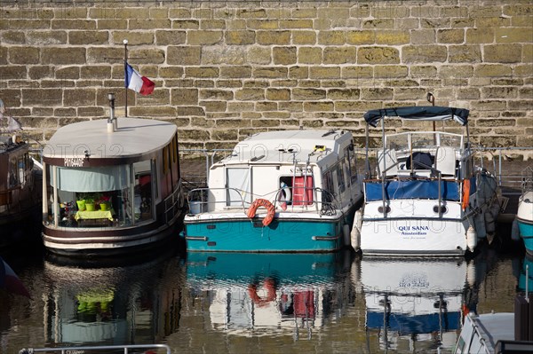 Paris, the Bassin de l'Arsenal (Port de l'Arsenal)