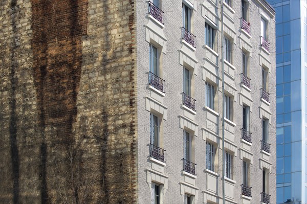 Paris, facade and gable of a building on Quai de Bercy