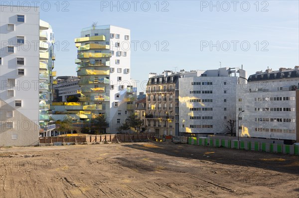 Paris, buildings Quai d'Austerlitz