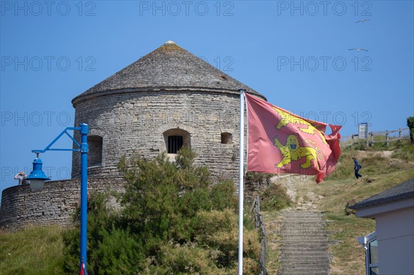 Port en Bessin Huppain, Tour Vauban