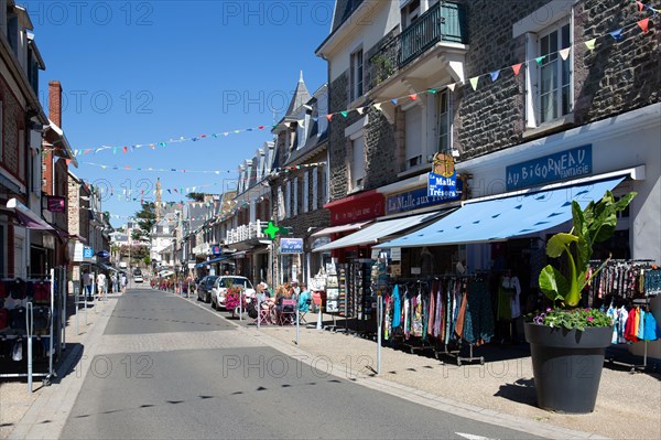 Pleneuf Val André, rue principale du Val André