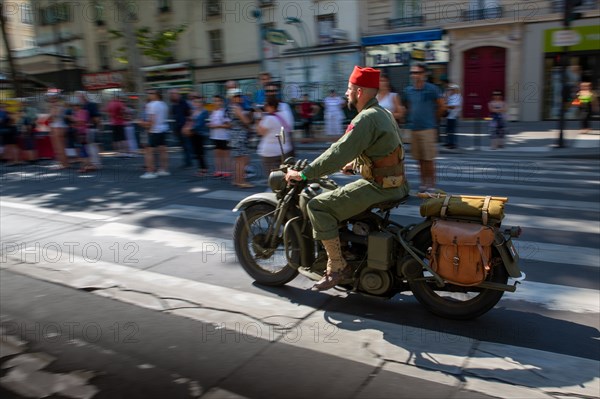 Défilé de commémoration du 75e anniversaire de la Libération de Paris, avenue du Général Leclerc