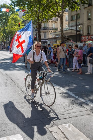 Défilé de commémoration du 75e anniversaire de la Libération de Paris, avenue du Général Leclerc