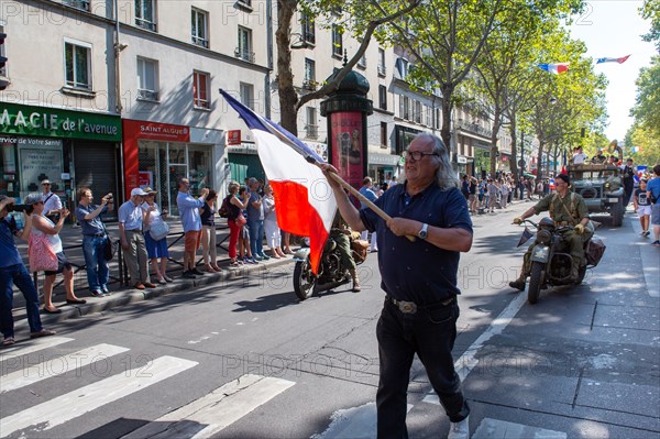 Défilé de commémoration du 75e anniversaire de la Libération de Paris, avenue du Général Leclerc