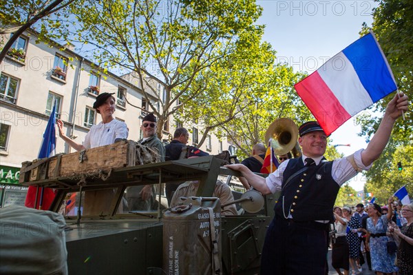 Défilé de commémoration du 75e anniversaire de la Libération de Paris, avenue du Général Leclerc