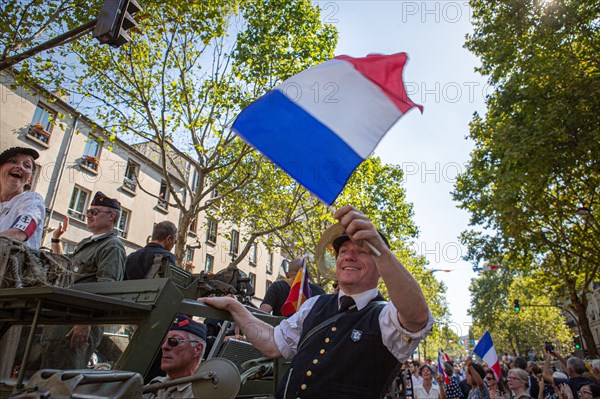 Défilé de commémoration du 75e anniversaire de la Libération de Paris, avenue du Général Leclerc