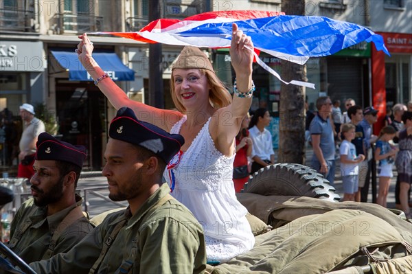 Défilé de commémoration du 75e anniversaire de la Libération de Paris, avenue du Général Leclerc