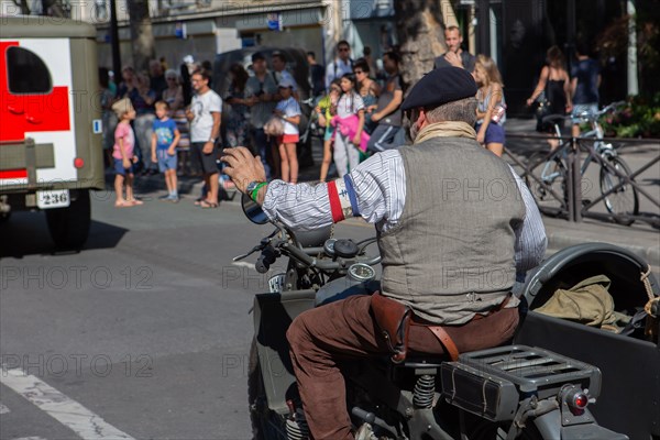 Défilé de commémoration du 75e anniversaire de la Libération de Paris, avenue du Général Leclerc