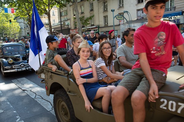 Défilé de commémoration du 75e anniversaire de la Libération de Paris, avenue du Général Leclerc