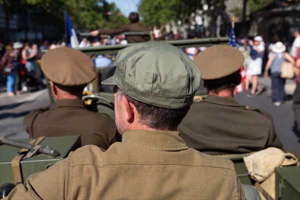 Défilé de commémoration du 75e anniversaire de la Libération de Paris, avenue du Général Leclerc