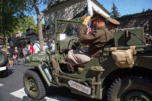 Défilé de commémoration du 75e anniversaire de la Libération de Paris, avenue du Général Leclerc