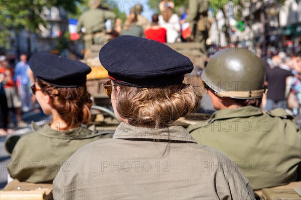 Défilé de commémoration du 75e anniversaire de la Libération de Paris, avenue du Général Leclerc