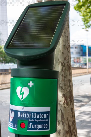 Défibrilateur d'urgence de rue