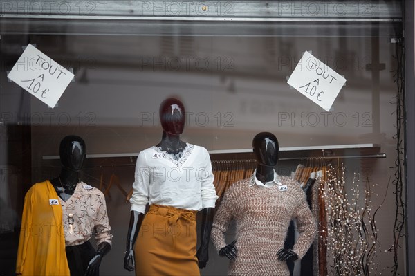 Paris, vitrine de magasin