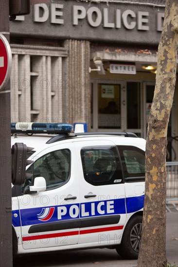 Paris, voiture de Police