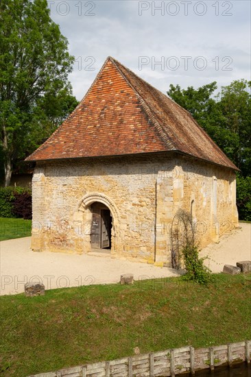 Château de Crèvecoeur, Fondation Schlumberger, à Crèvecoeur-en-Auge