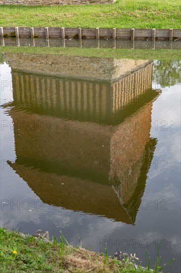 Château de Crèvecoeur, Fondation Schlumberger, à Crèvecoeur-en-Auge