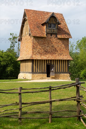 Crèvecoeur Castle, Schlumberger Foundation, in Crèvecoeur-en-Auge