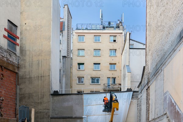 Paris, building under construction