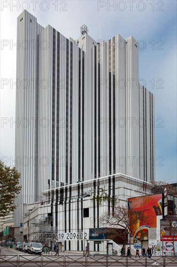 Paris, Avenue du Maine, Centre Gaité et Hôtel Pullman