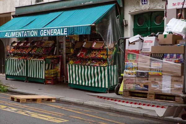 Paris, magasin d'alimentation générale