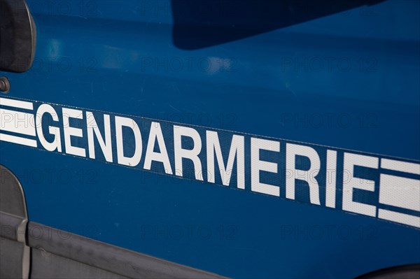 Paris, véhicule de Gendarmerie