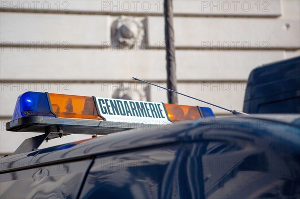 Paris, véhicule de Gendarmerie