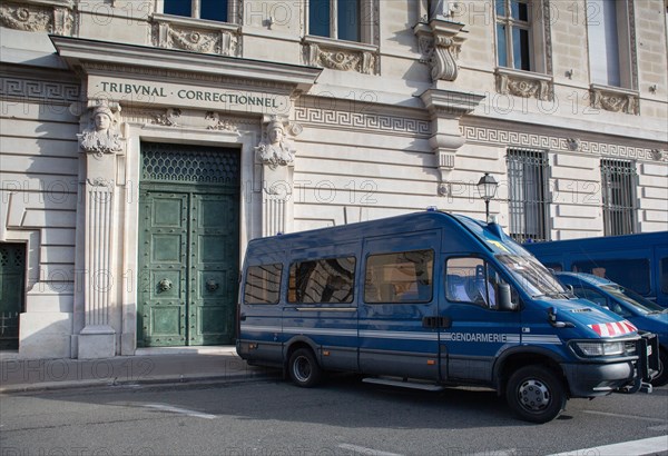 Paris, véhicules de Gendarmerie