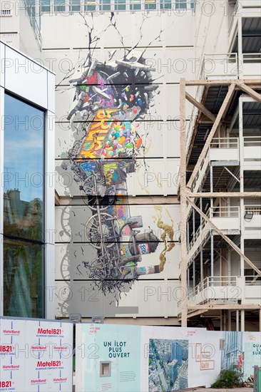 Paris, fresco on the construction site of the Centre Gaité