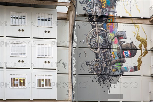 Paris, fresco on the construction site of the Centre Gaité