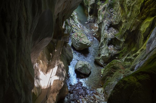 La Vernaz, Haute-Savoie, site des grottes du Pont du Diable