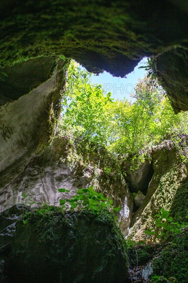 La Vernaz, Haute-Savoie, site des grottes du Pont du Diable